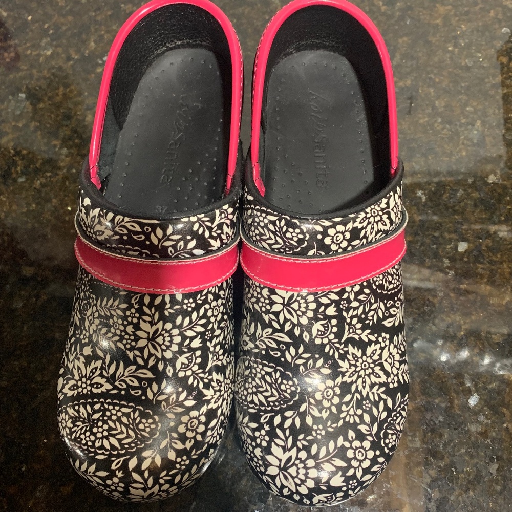 Koi By Sanita White Floral BlackPink  Clogs Comfort Mules Shoes SIZE 6.5